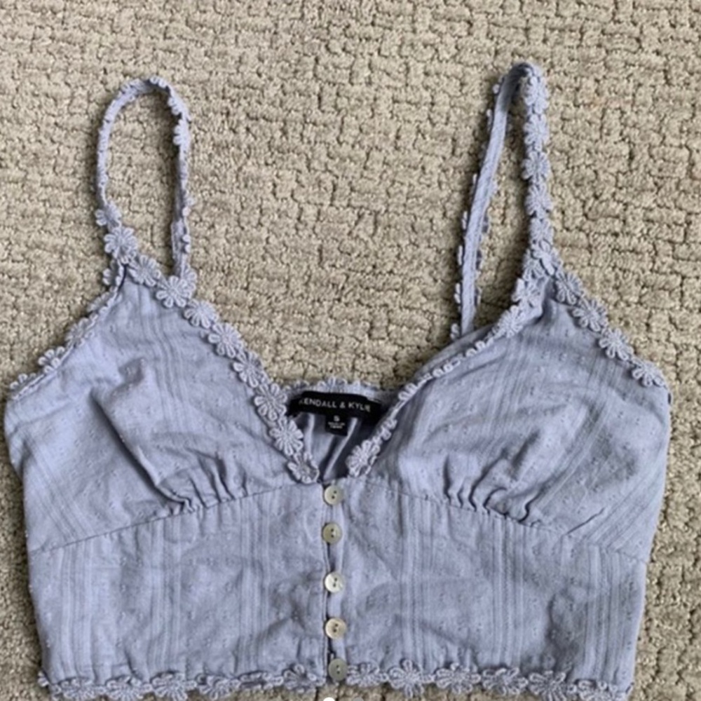daisy button cropped tank top